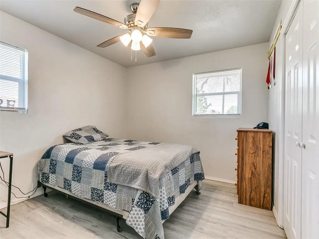 Photo 16 — 121 W Fourth Street, Union City, OK 73090