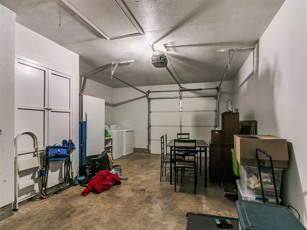 Photo 19 — 121 W Fourth Street, Union City, OK 73090