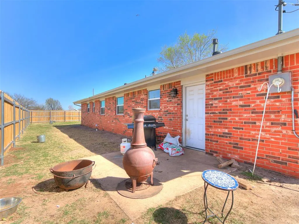 Photo 20 — 121 W Fourth Street, Union City, OK 73090