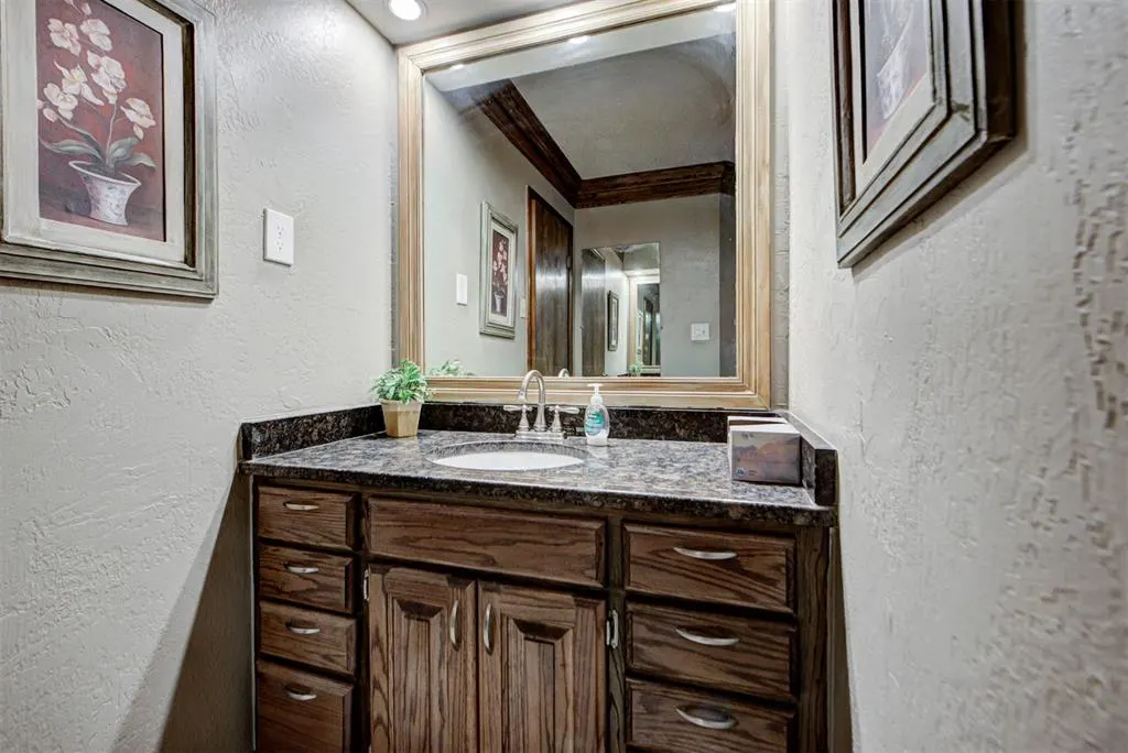 Photo 34 — 115 Briarwood Street, Moore, OK 73160