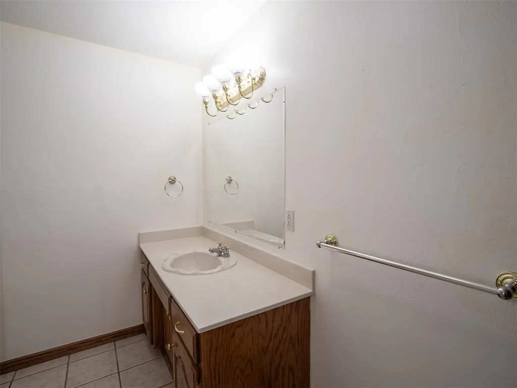 Photo 28 — 104628 S 3470 RD, Meeker, OK 74855
