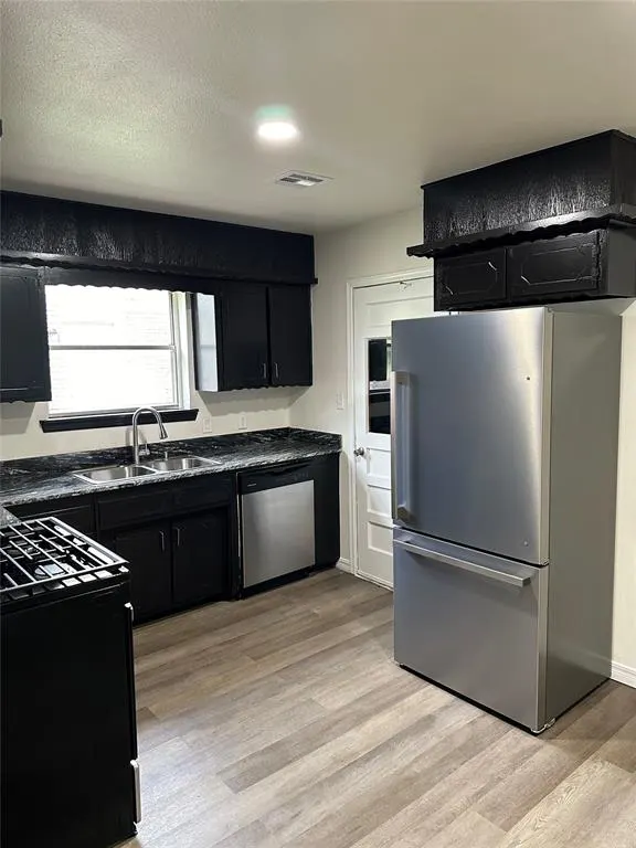 Photo 7 — 808 Hedge Drive, Midwest City, OK 73110