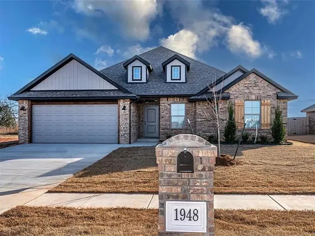 Front exterior — 1948 W Crossbow Way, Mustang, OK 73064