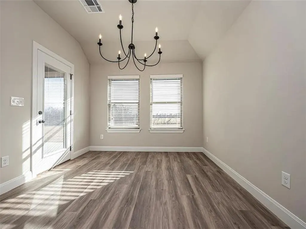 Photo 12 — 1948 W Crossbow Way, Mustang, OK 73064