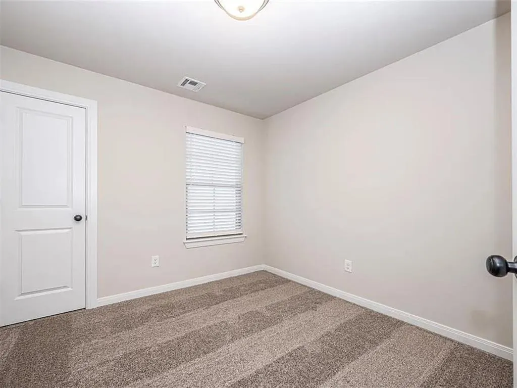 Photo 18 — 1948 W Crossbow Way, Mustang, OK 73064