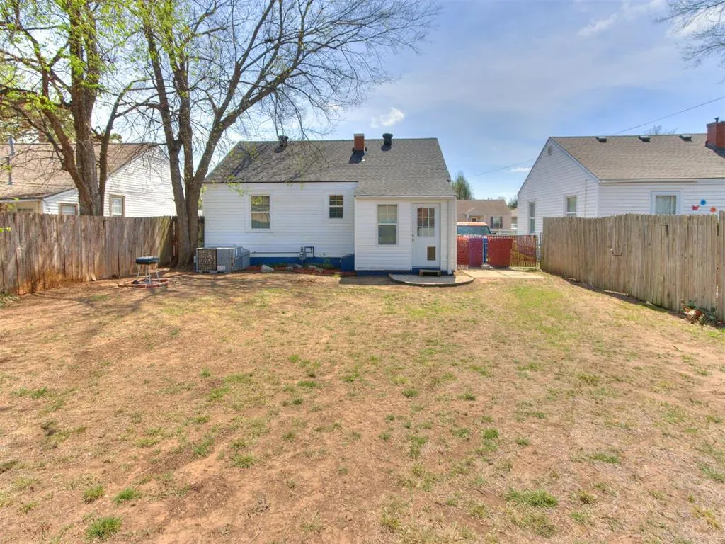 Photo 9 — 903 Garver Street, Norman, OK 73069