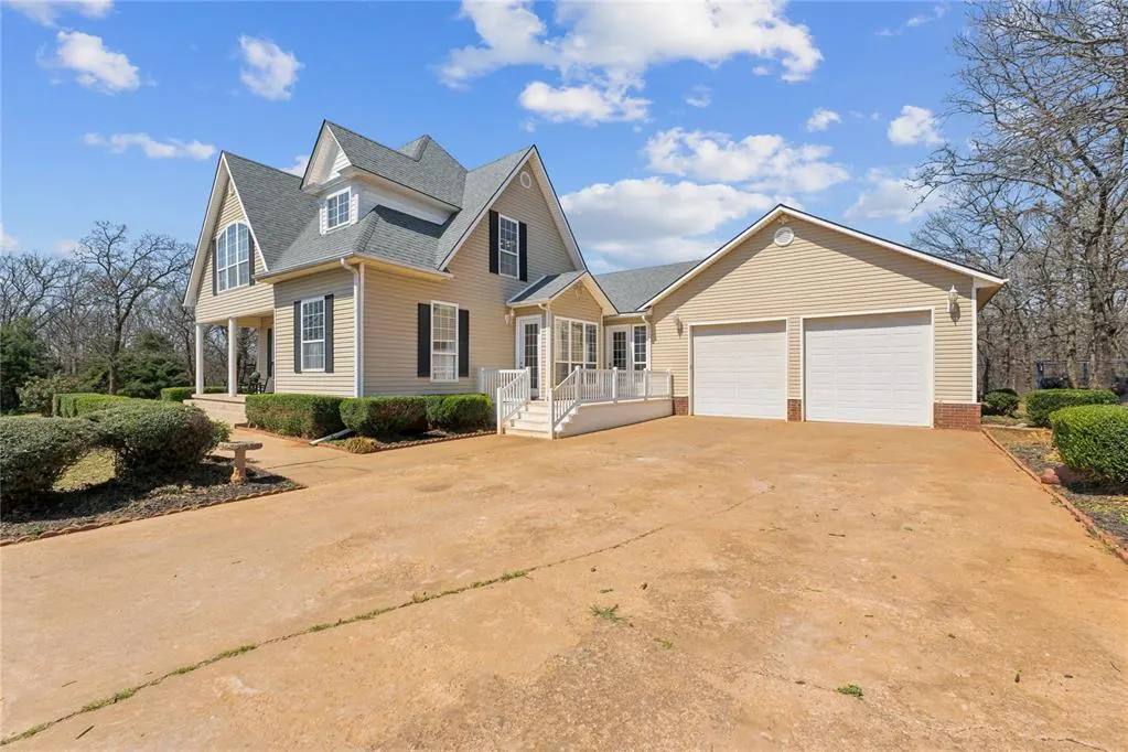 Photo 3 — 347192 E HWY 62, Meeker, OK 74855