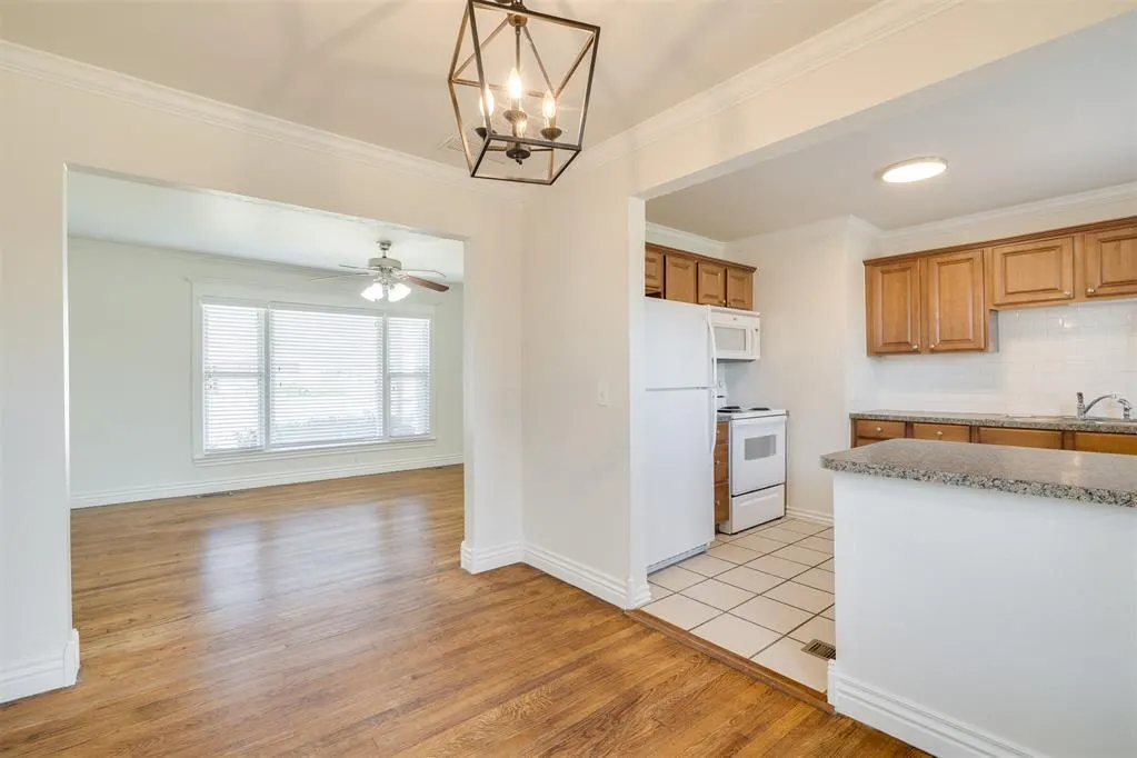 Photo 15 — 2804 Lancaster Lane, Oklahoma City, OK 73116
