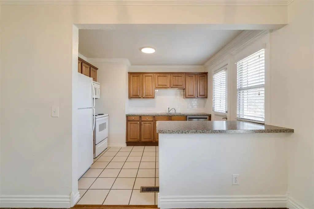 Photo 16 — 2804 Lancaster Lane, Oklahoma City, OK 73116