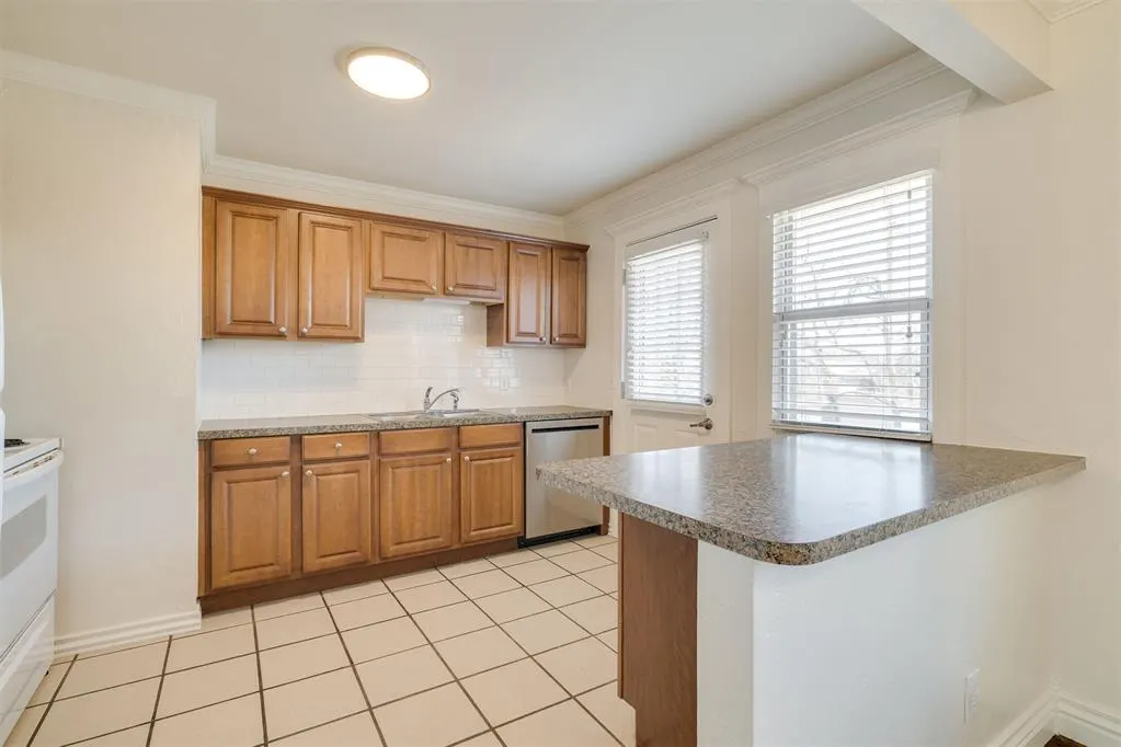 Photo 17 — 2804 Lancaster Lane, Oklahoma City, OK 73116