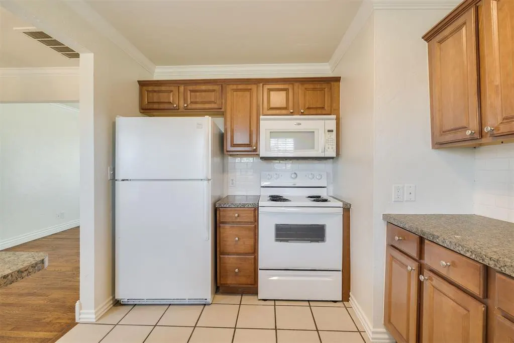 Photo 22 — 2804 Lancaster Lane, Oklahoma City, OK 73116