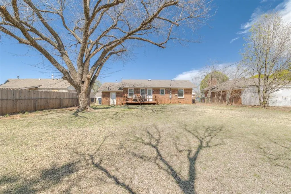 Photo 37 — 2804 Lancaster Lane, Oklahoma City, OK 73116