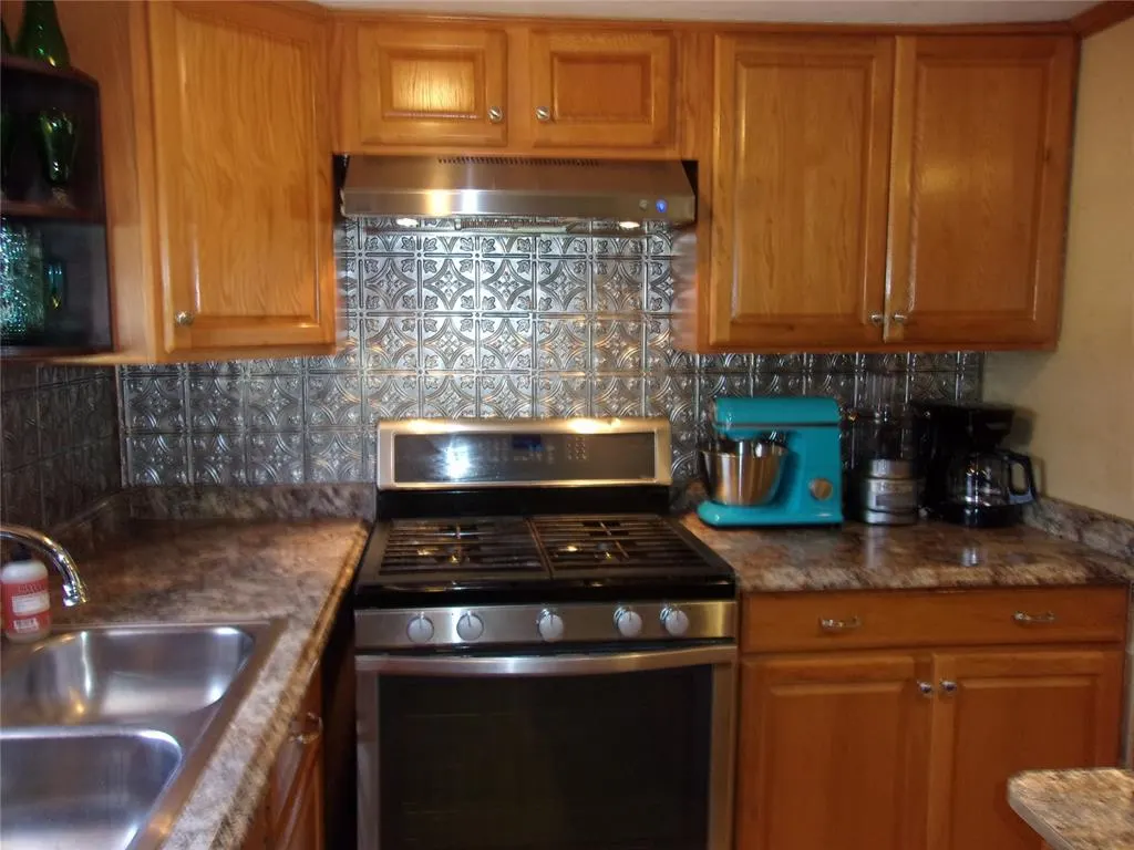 Photo 12 — 101061 S 3376 Road, Meeker, OK 74855