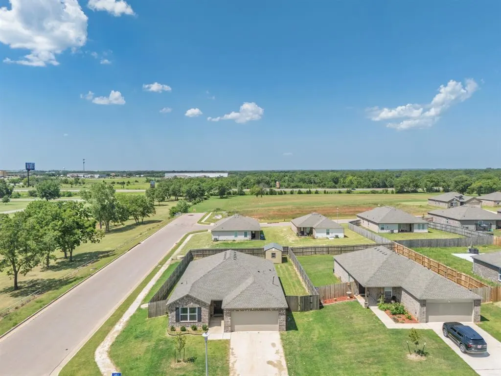 Photo 2 — 1400 Lexi Drive, Shawnee, OK 74804
