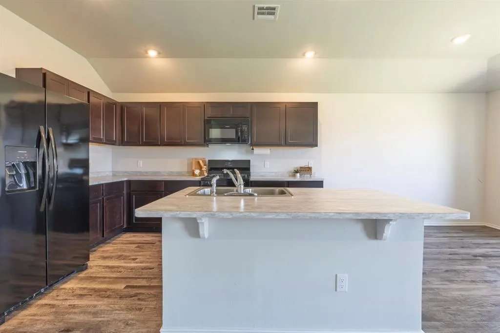 Photo 4 — 1400 Lexi Drive, Shawnee, OK 74804
