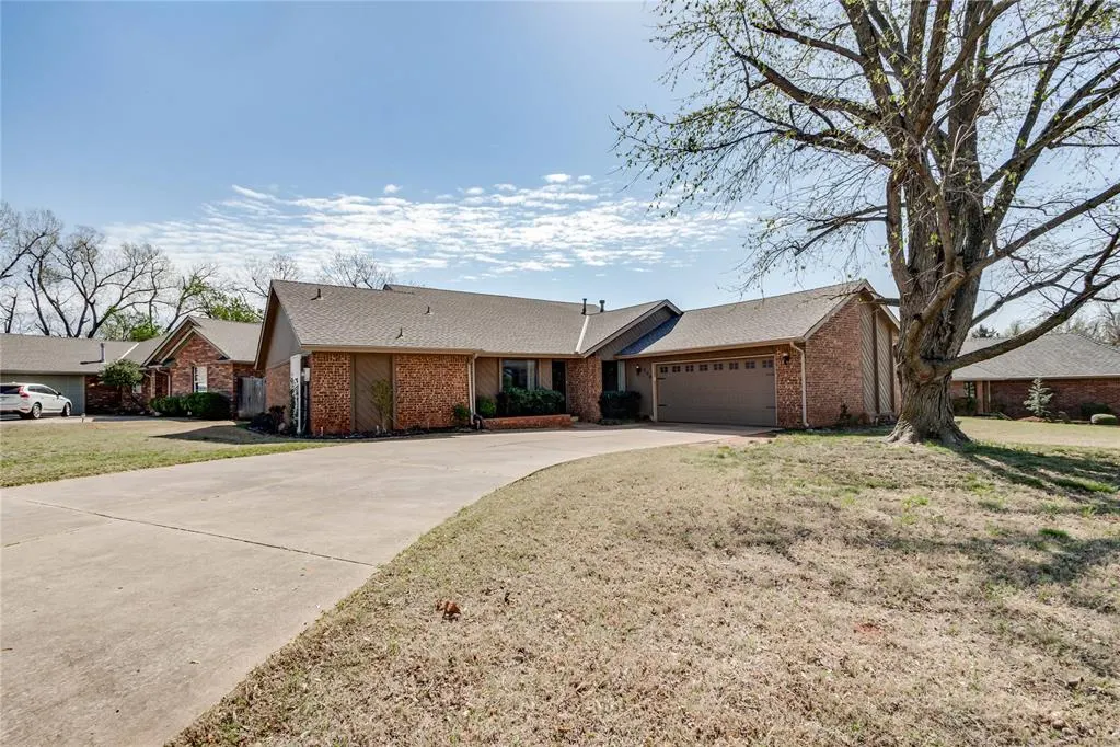 Photo 2 — 308 Antelope Trail, Edmond, OK 73012