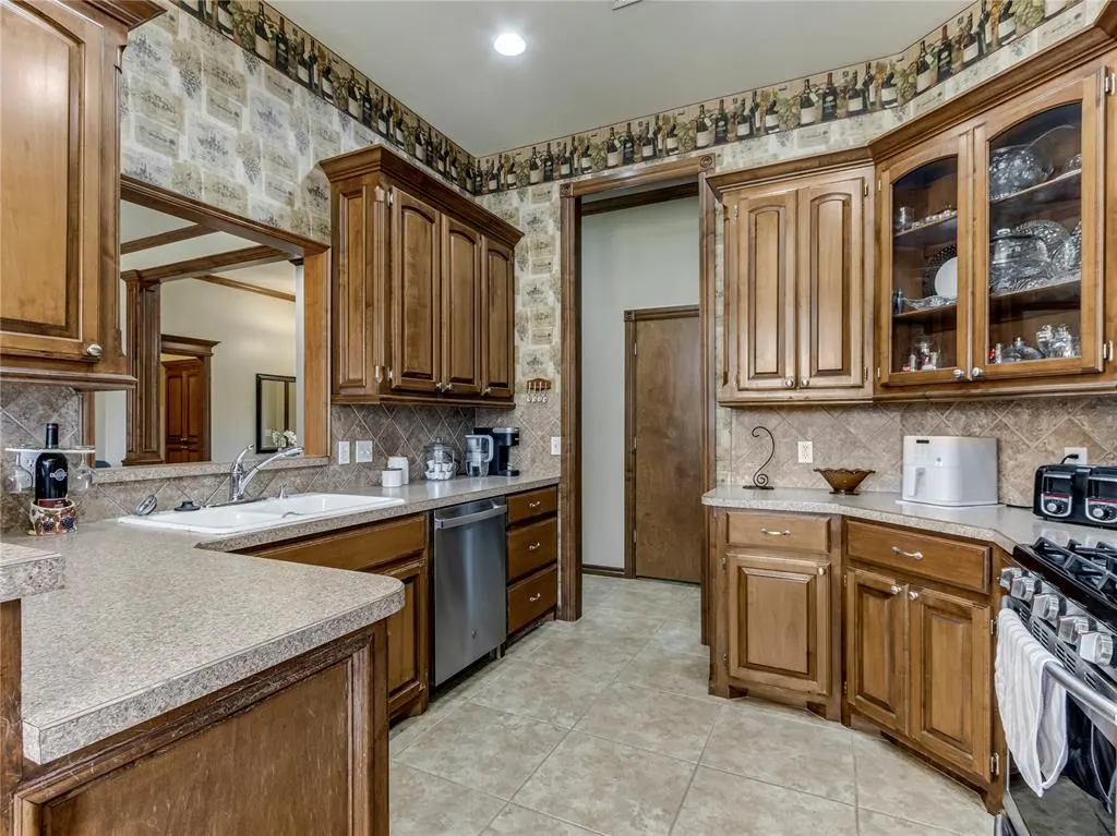 Photo 9 — 519 Slim Drive, Midwest City, OK 73130