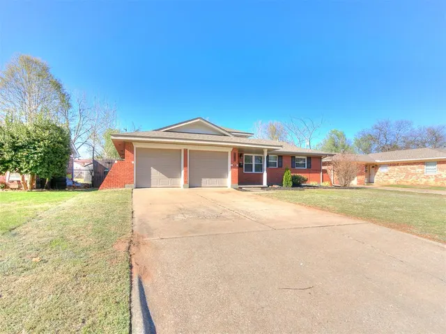 Photo 2 — 1617 Avondale Drive, Norman, OK 73069