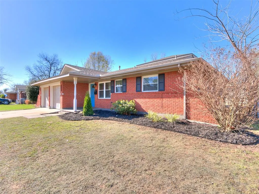 Photo 3 — 1617 Avondale Drive, Norman, OK 73069