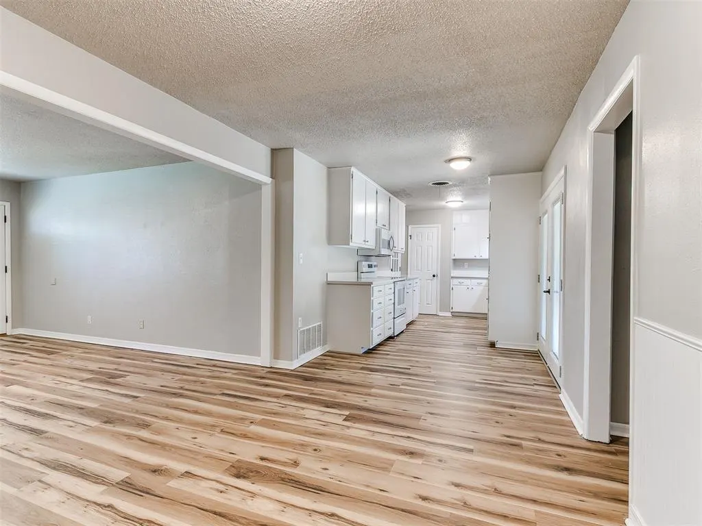 Photo 11 — 1617 Avondale Drive, Norman, OK 73069