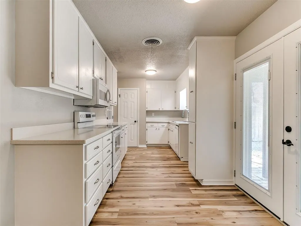 Photo 12 — 1617 Avondale Drive, Norman, OK 73069