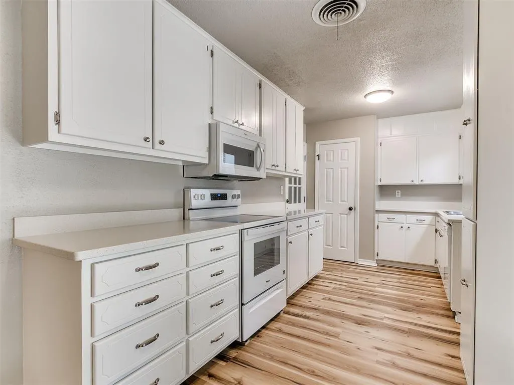 Photo 13 — 1617 Avondale Drive, Norman, OK 73069