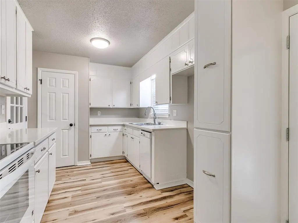 Photo 14 — 1617 Avondale Drive, Norman, OK 73069