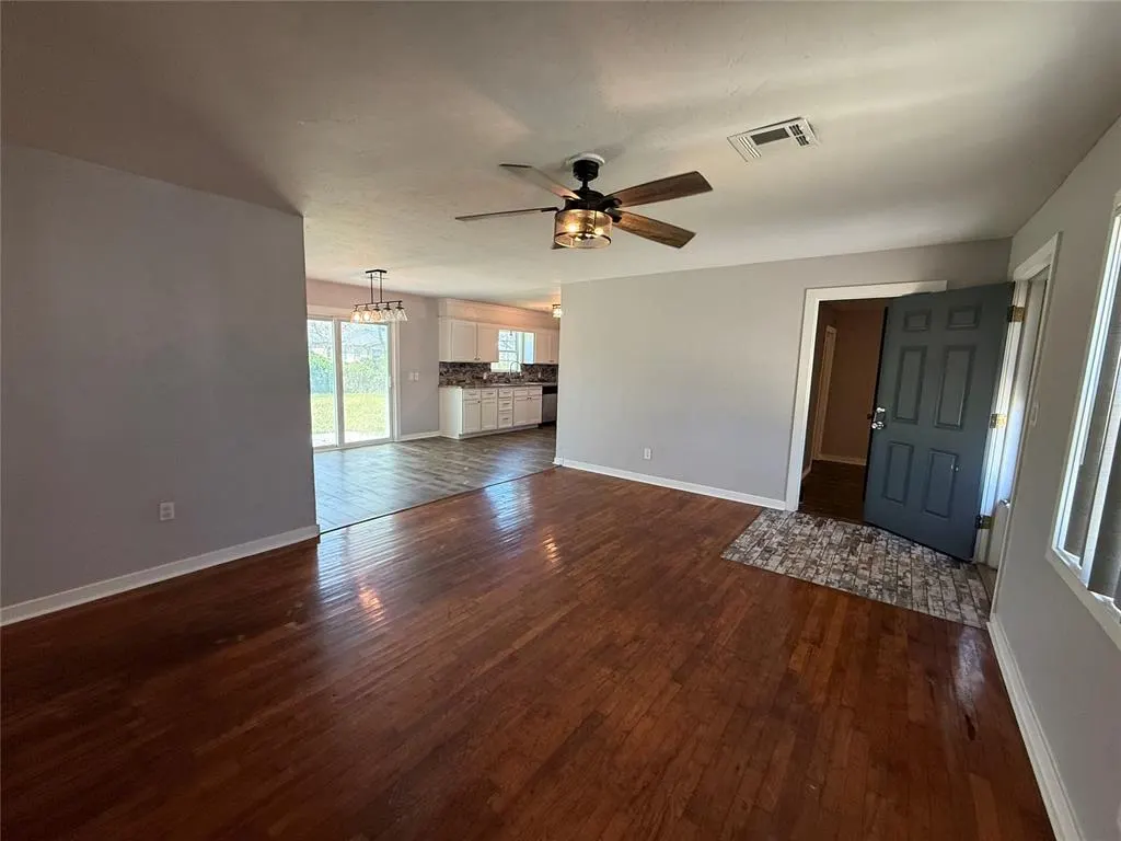 Photo 5 — 506 N Sharon Street, Tecumseh, OK 74873