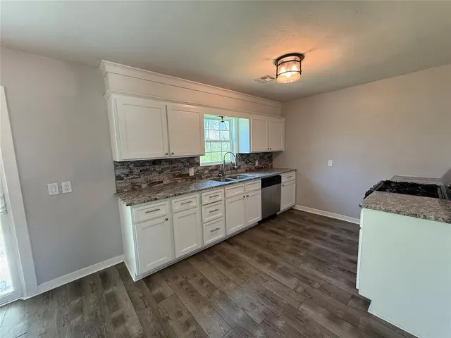 Photo 8 — 506 N Sharon Street, Tecumseh, OK 74873