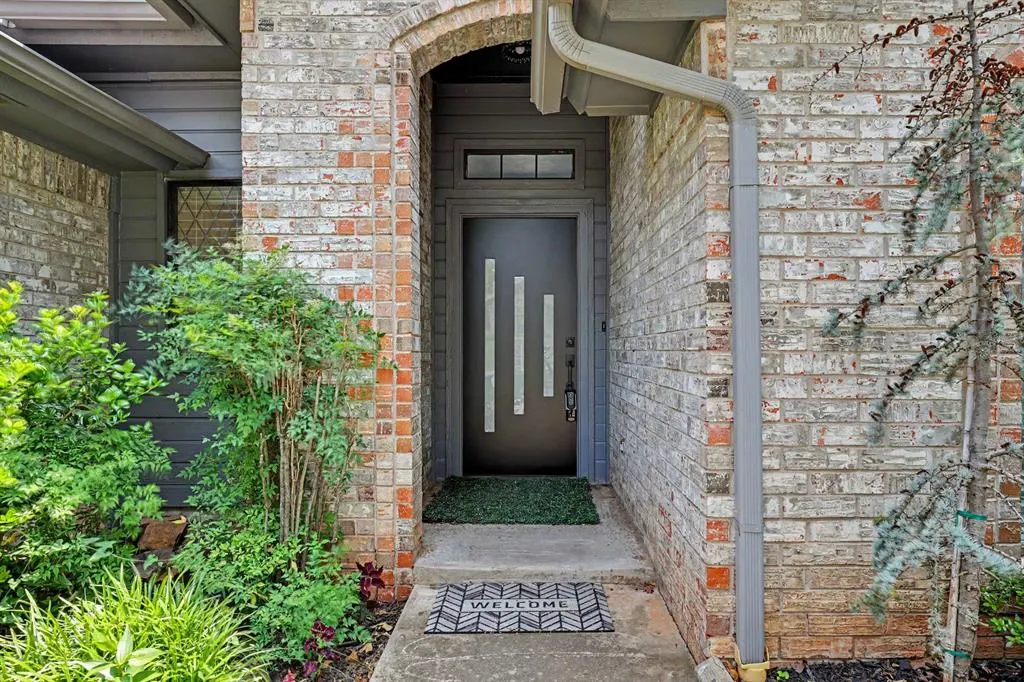 Photo 4 — 1400 Sandhurst Circle, Edmond, OK 73034