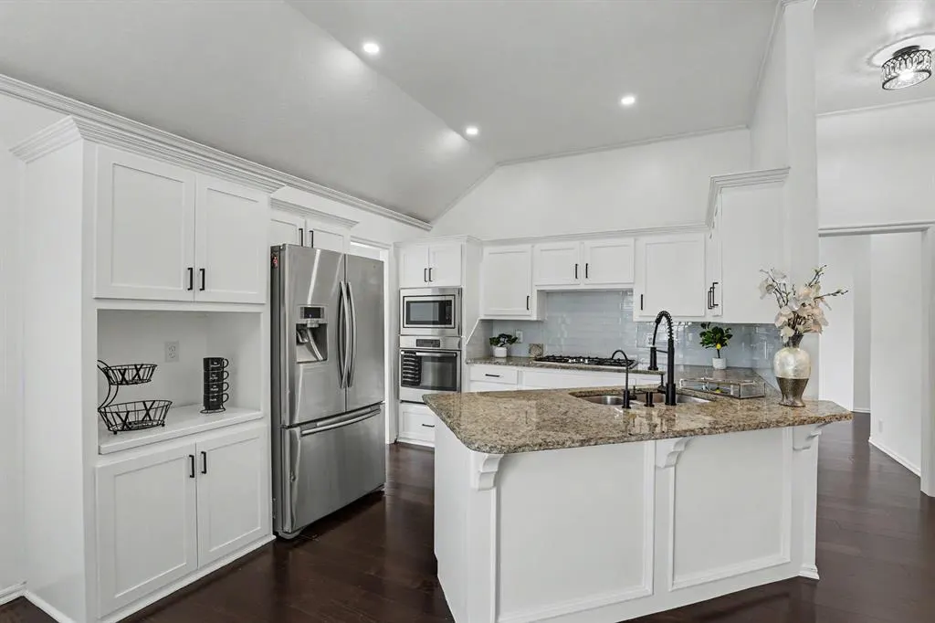 Photo 9 — 1400 Sandhurst Circle, Edmond, OK 73034
