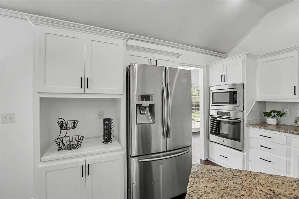 Photo 11 — 1400 Sandhurst Circle, Edmond, OK 73034