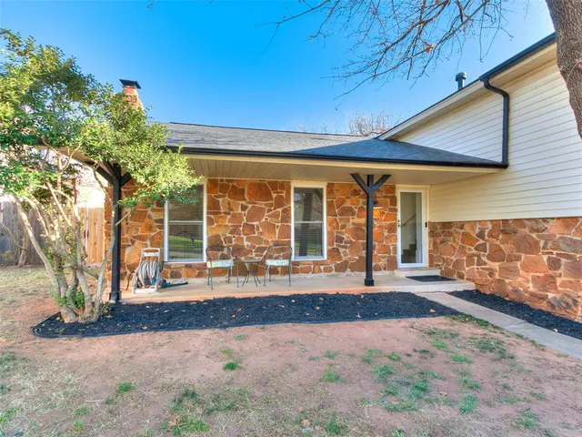 Photo 3 — 3725 NE 143rd Street, Edmond, OK 73013