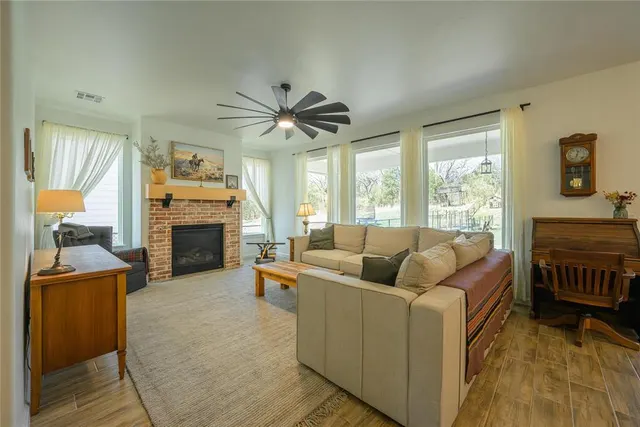 Photo 4 — 325 E 8th Street, Arcadia, OK 73007
