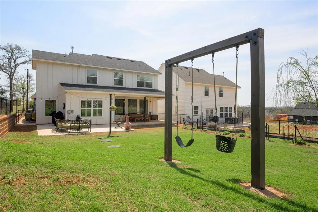 Photo 42 — 325 E 8th Street, Arcadia, OK 73007