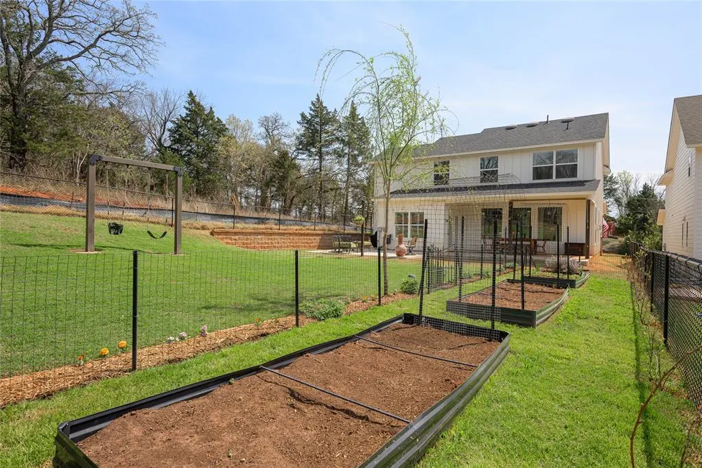 Photo 43 — 325 E 8th Street, Arcadia, OK 73007