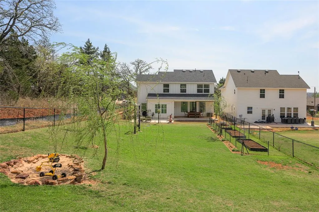 Photo 44 — 325 E 8th Street, Arcadia, OK 73007