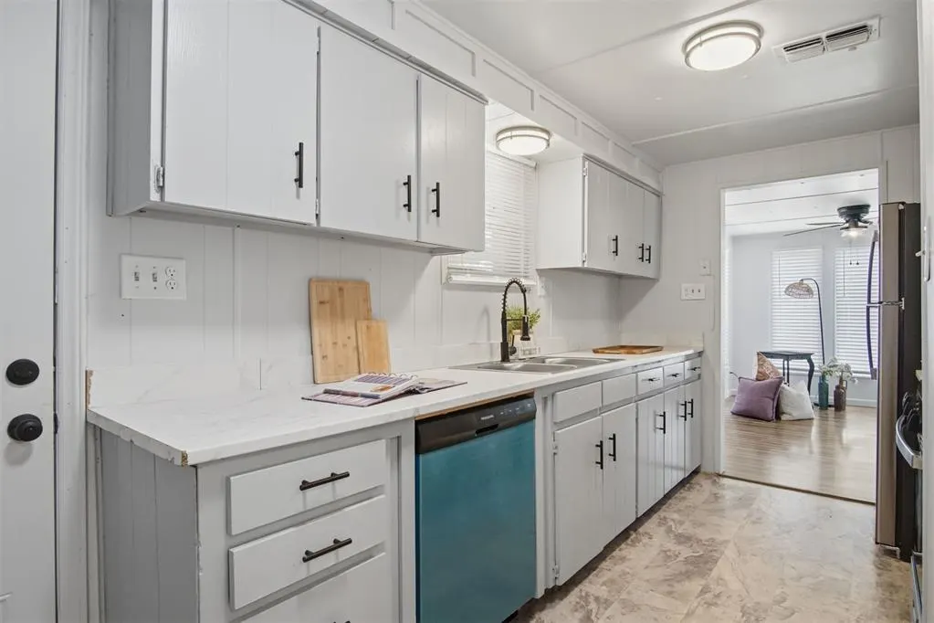 Photo 6 — 2205 NE 16th Terrace, Oklahoma City, OK 73117