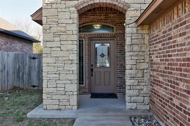 Photo 4 — 11933 SW 17th Street, Yukon, OK 73099