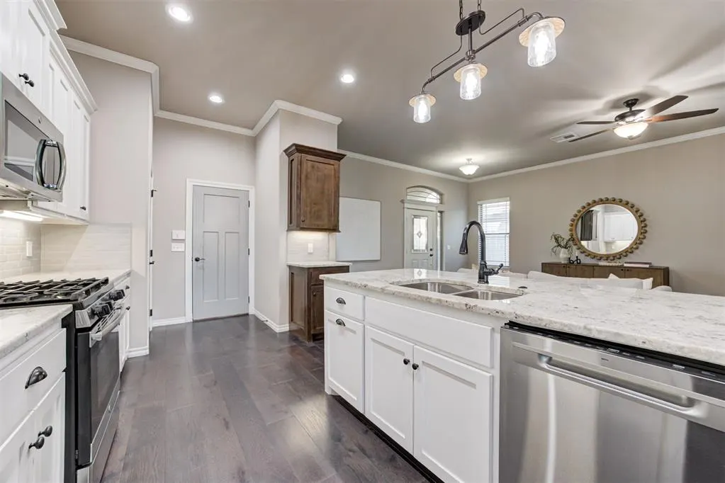 Photo 14 — 11933 SW 17th Street, Yukon, OK 73099