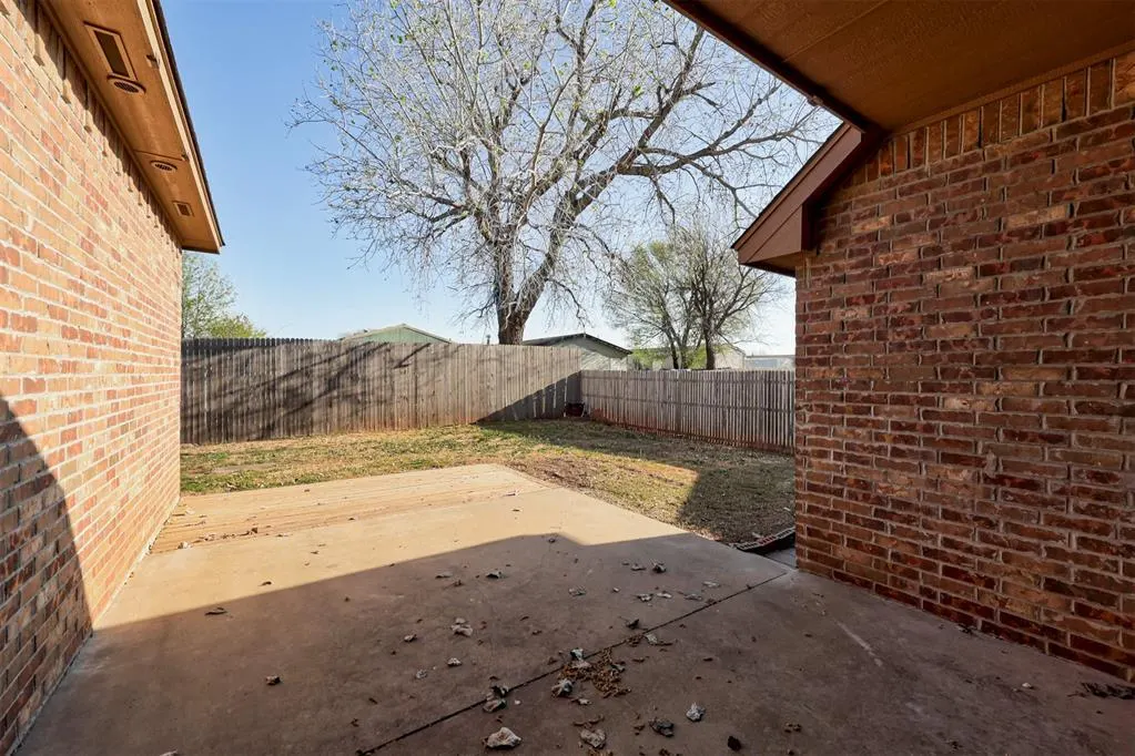 Photo 32 — 11933 SW 17th Street, Yukon, OK 73099