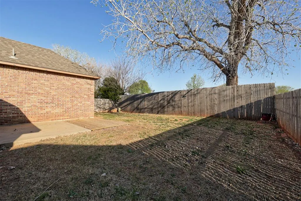 Photo 33 — 11933 SW 17th Street, Yukon, OK 73099