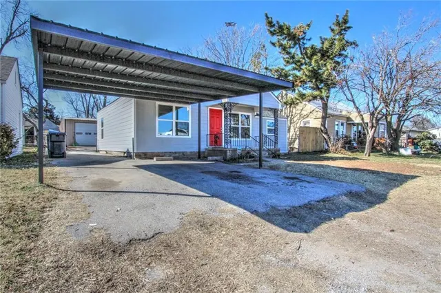 Front exterior — 805 N Virginia Drive, Oklahoma City, OK 73107