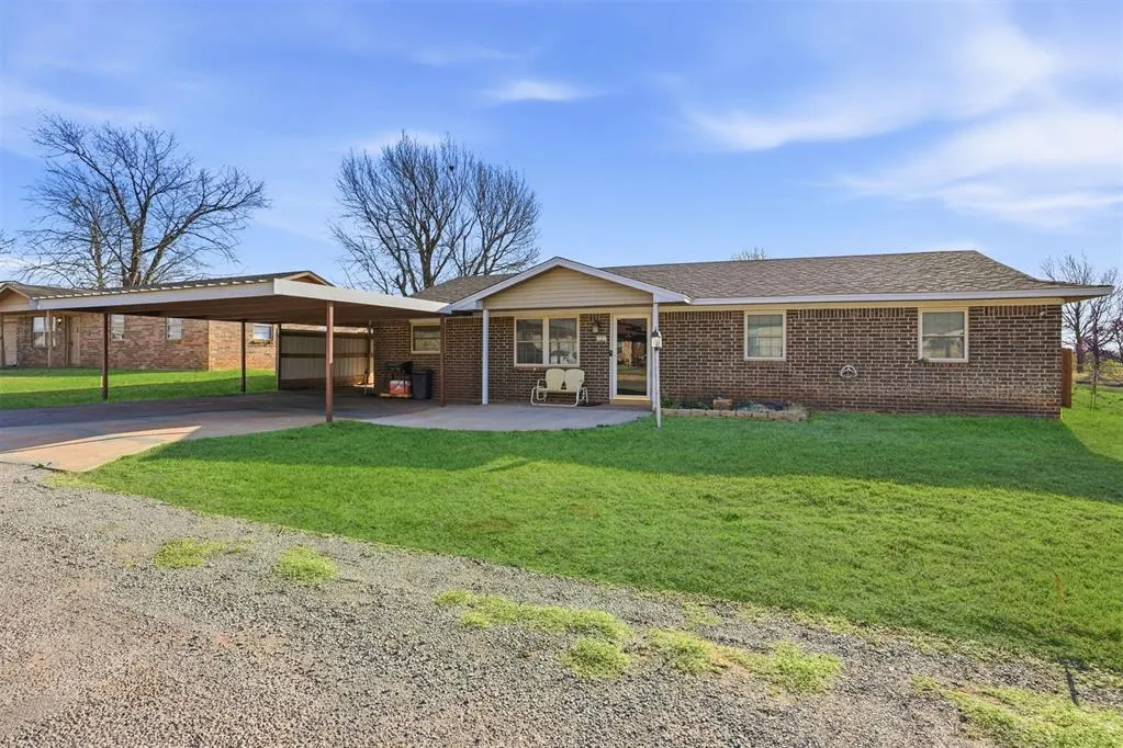 Photo 2 — 131 Ridgeline Drive, Weatherford, OK 73096