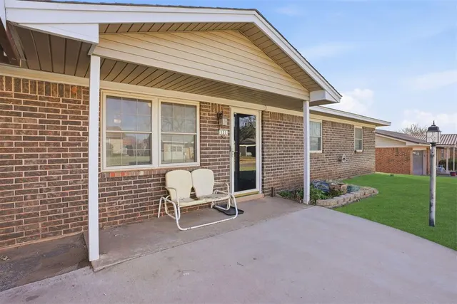 Photo 6 — 131 Ridgeline Drive, Weatherford, OK 73096