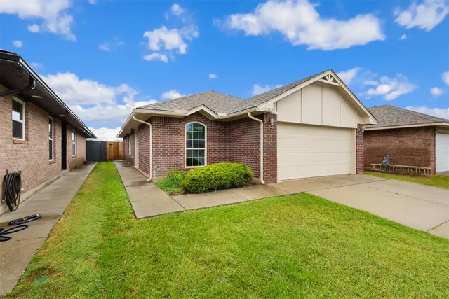 Photo 3 — 12709 Heritage Oaks Drive, Oklahoma City, OK 73120