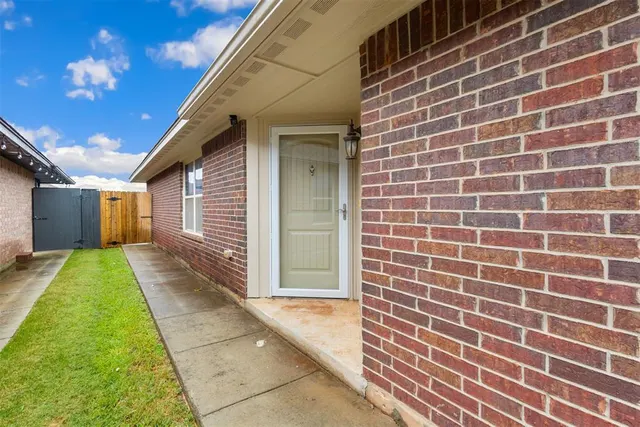 Photo 4 — 12709 Heritage Oaks Drive, Oklahoma City, OK 73120