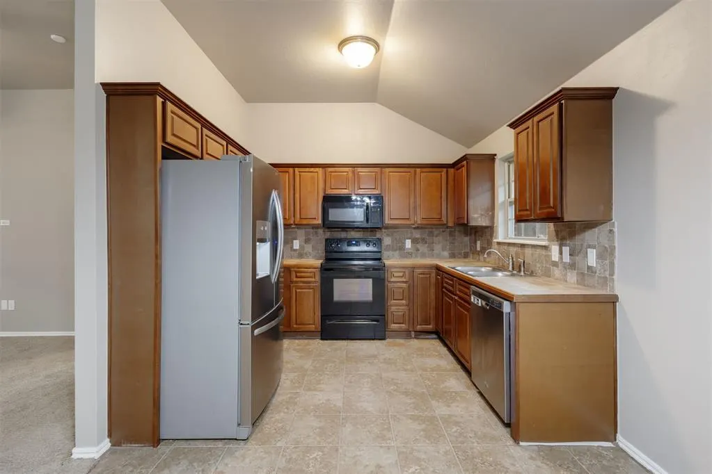 Photo 10 — 12709 Heritage Oaks Drive, Oklahoma City, OK 73120