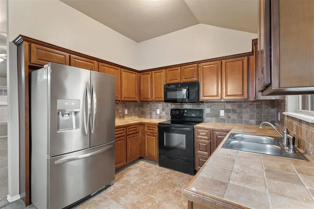 Photo 11 — 12709 Heritage Oaks Drive, Oklahoma City, OK 73120