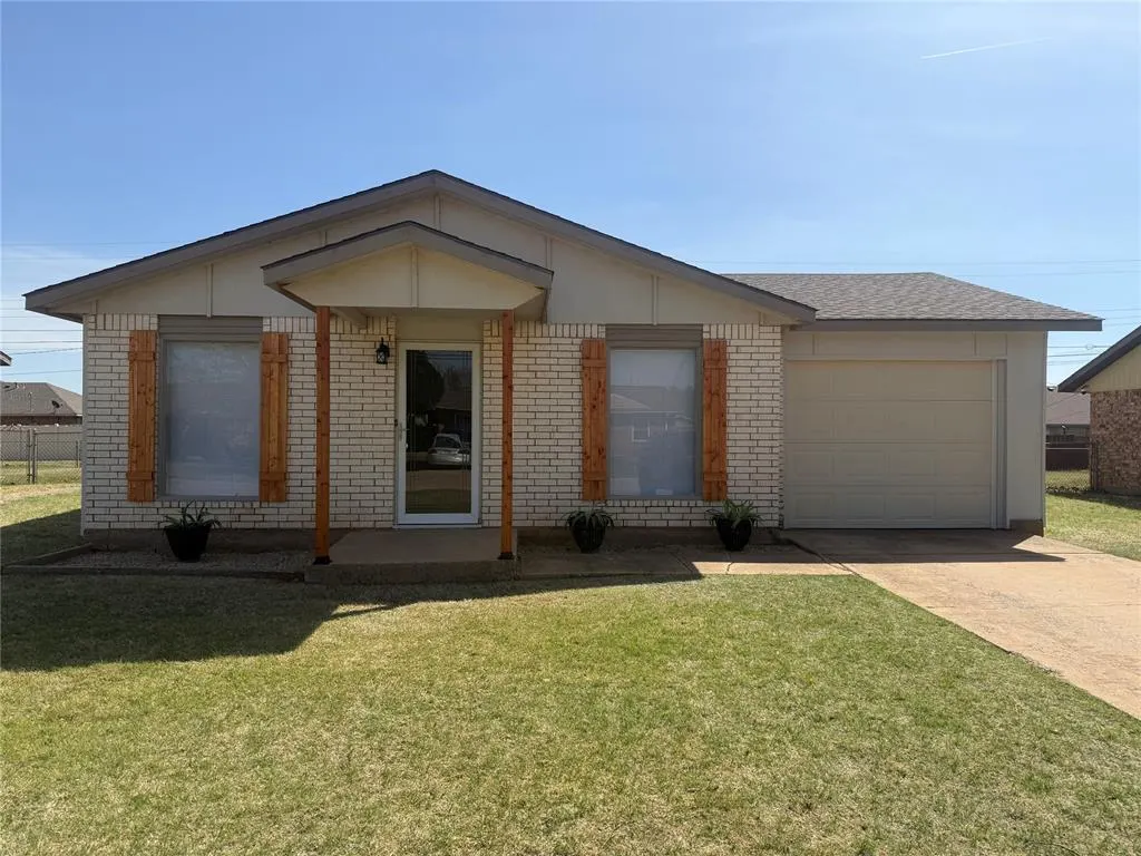Photo 10 — 404 Mercury, Altus, OK 73521